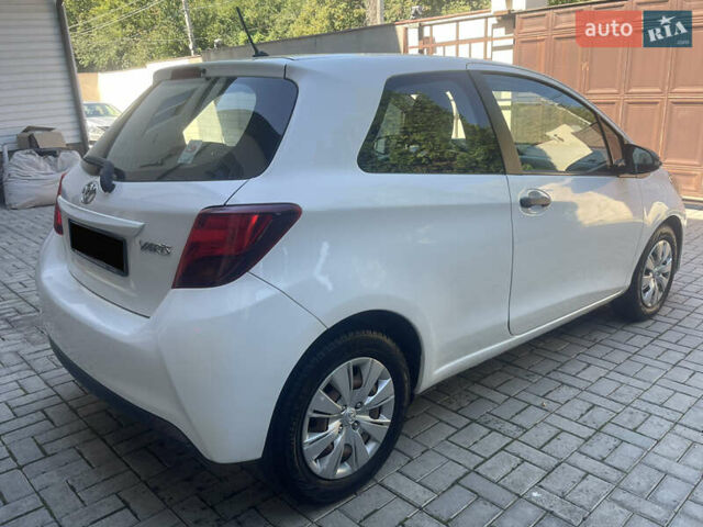 Белый Тойота Ярис, объемом двигателя 1.36 л и пробегом 86 тыс. км за 8300 $, фото 14 на Automoto.ua