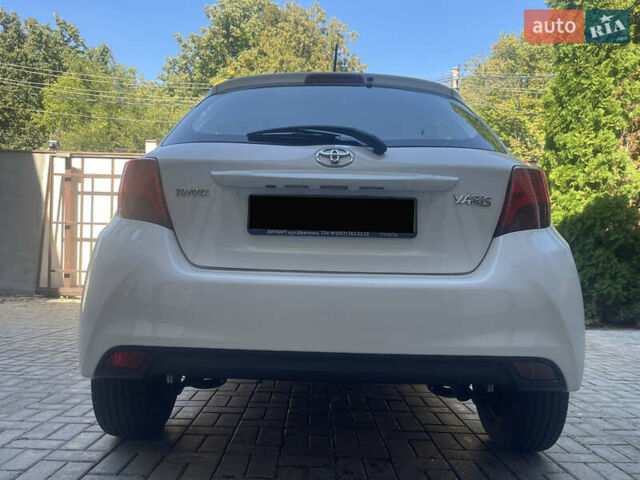 Белый Тойота Ярис, объемом двигателя 1.36 л и пробегом 86 тыс. км за 8300 $, фото 22 на Automoto.ua