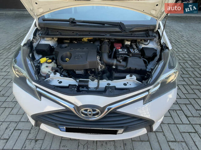 Белый Тойота Ярис, объемом двигателя 1.36 л и пробегом 86 тыс. км за 8300 $, фото 45 на Automoto.ua