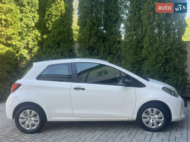 Белый Тойота Ярис, объемом двигателя 1.36 л и пробегом 86 тыс. км за 8300 $, фото 25 на Automoto.ua