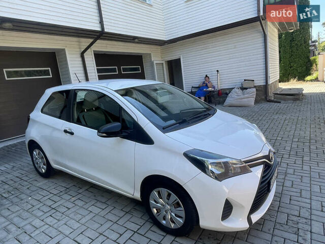 Белый Тойота Ярис, объемом двигателя 1.36 л и пробегом 86 тыс. км за 8300 $, фото 9 на Automoto.ua