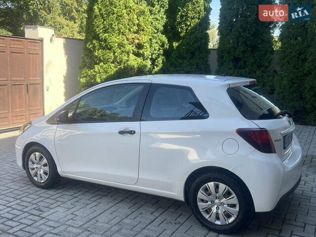 Белый Тойота Ярис, объемом двигателя 1.36 л и пробегом 86 тыс. км за 8300 $, фото 12 на Automoto.ua
