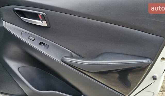 Тойота Яріс 2017 у Кропивницькому (Кіровограді) на Automoto.ua Білий Тойота Яріс, об'ємом двигуна 1.5 л та пробігом 140 тис. км за 11800 $, фото 12 на Automoto.ua