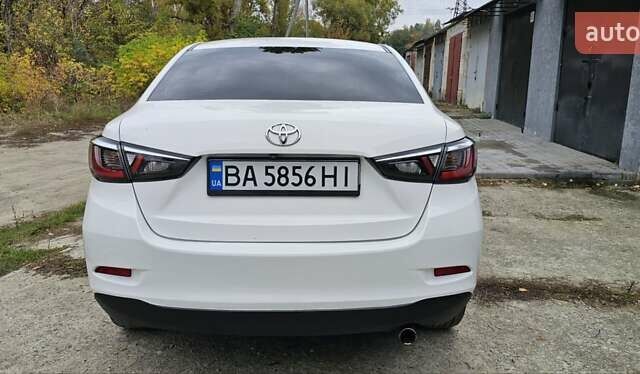Тойота Яріс 2017 у Кропивницькому (Кіровограді) на Automoto.ua Білий Тойота Яріс, об'ємом двигуна 1.5 л та пробігом 140 тис. км за 11800 $, фото 5 на Automoto.ua