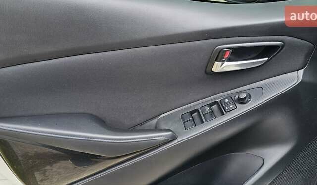 Тойота Яріс 2017 у Кропивницькому (Кіровограді) на Automoto.ua Білий Тойота Яріс, об'ємом двигуна 1.5 л та пробігом 140 тис. км за 11800 $, фото 16 на Automoto.ua