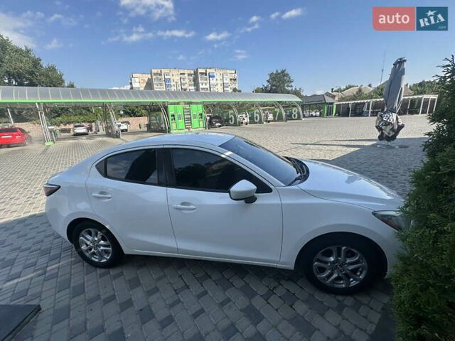 Белый Тойота Ярис, объемом двигателя 1.5 л и пробегом 131 тыс. км за 11800 $, фото 3 на Automoto.ua
