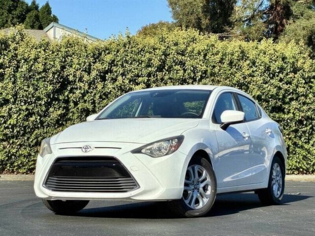 Белый Тойота Ярис, объемом двигателя 1.5 л и пробегом 48 тыс. км за 2500 $, фото 2 на Automoto.ua