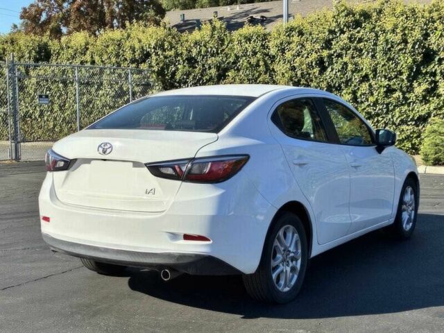 Белый Тойота Ярис, объемом двигателя 1.5 л и пробегом 48 тыс. км за 2500 $, фото 7 на Automoto.ua