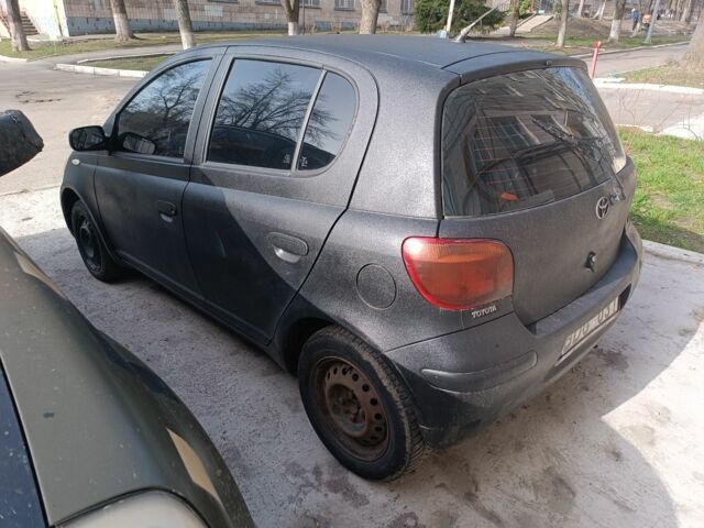 Черный Тойота Ярис, объемом двигателя 1.4 л и пробегом 410 тыс. км за 2100 $, фото 1 на Automoto.ua