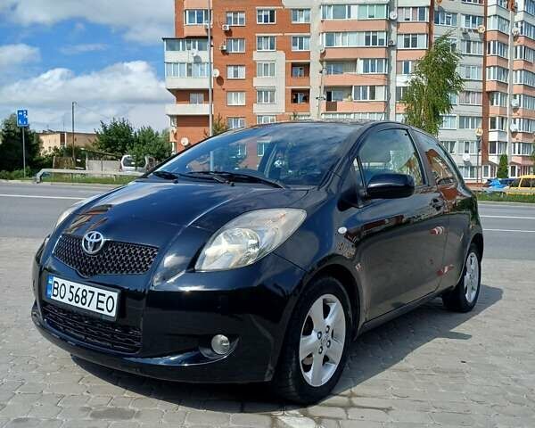 Черный Тойота Ярис, объемом двигателя 1.36 л и пробегом 244 тыс. км за 6900 $, фото 7 на Automoto.ua