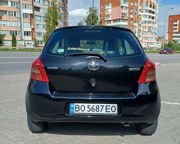 Черный Тойота Ярис, объемом двигателя 1.36 л и пробегом 244 тыс. км за 6900 $, фото 3 на Automoto.ua