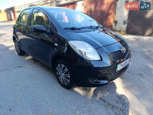 Чорний Тойота Яріс, об'ємом двигуна 1 л та пробігом 232 тис. км за 4800 $, фото 8 на Automoto.ua