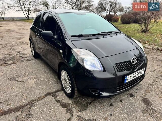 Черный Тойота Ярис, объемом двигателя 1 л и пробегом 217 тыс. км за 3800 $, фото 9 на Automoto.ua