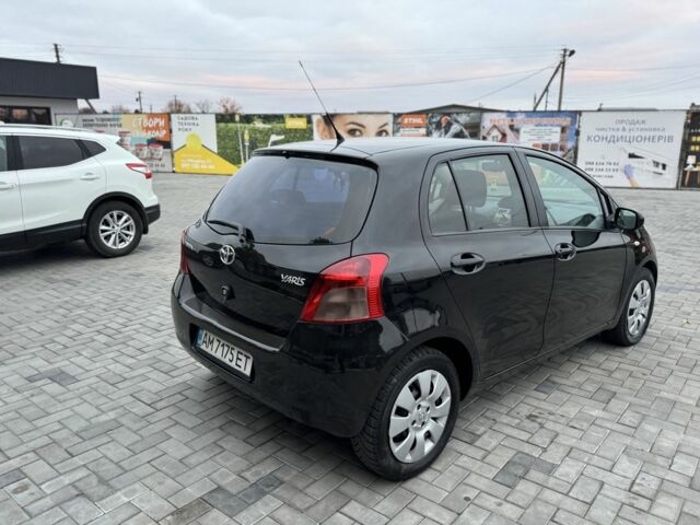Черный Тойота Ярис, объемом двигателя 1.4 л и пробегом 160 тыс. км за 5300 $, фото 1 на Automoto.ua