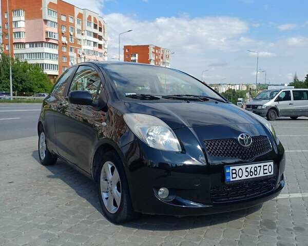 Черный Тойота Ярис, объемом двигателя 1.36 л и пробегом 244 тыс. км за 6900 $, фото 5 на Automoto.ua