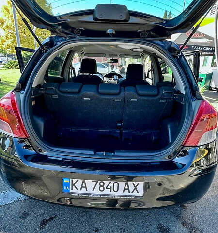 Черный Тойота Ярис, объемом двигателя 1.33 л и пробегом 220 тыс. км за 6800 $, фото 10 на Automoto.ua