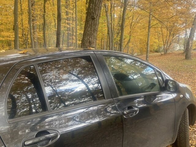 Тойота Яріс 2009 у Полтаві на Automoto.ua Чорний Тойота Яріс, об'ємом двигуна 1 л та пробігом 250 тис. км за 6554 $, фото 2 на Automoto.ua