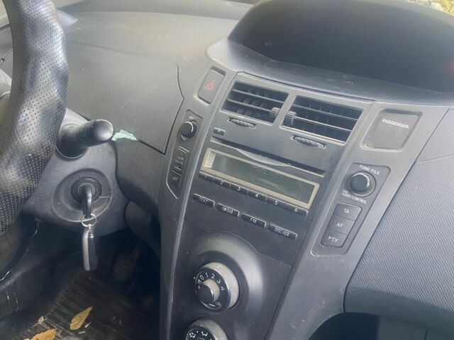 Тойота Яріс 2009 у Полтаві на Automoto.ua Чорний Тойота Яріс, об'ємом двигуна 1 л та пробігом 250 тис. км за 6554 $, фото 3 на Automoto.ua