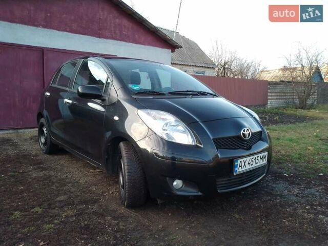 Черный Тойота Ярис, объемом двигателя 1.33 л и пробегом 162 тыс. км за 6500 $, фото 1 на Automoto.ua