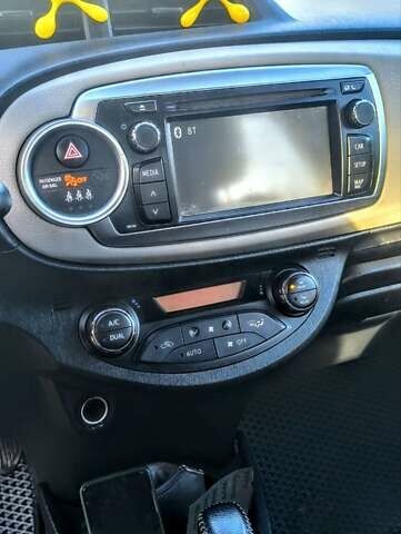 Чорний Тойота Яріс, об'ємом двигуна 1.33 л та пробігом 155 тис. км за 7700 $, фото 9 на Automoto.ua