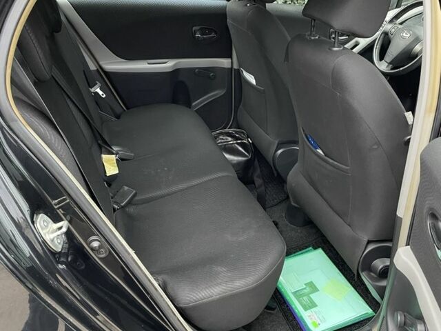 Чорний Тойота Яріс, об'ємом двигуна 1.3 л та пробігом 229 тис. км за 7100 $, фото 2 на Automoto.ua