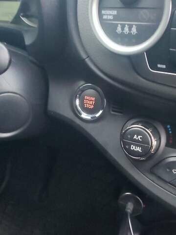 Черный Тойота Ярис, объемом двигателя 1.33 л и пробегом 158 тыс. км за 9500 $, фото 7 на Automoto.ua