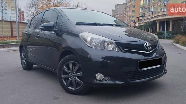 Черный Тойота Ярис, объемом двигателя 1.33 л и пробегом 158 тыс. км за 9500 $, фото 12 на Automoto.ua