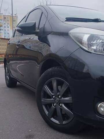 Черный Тойота Ярис, объемом двигателя 1.33 л и пробегом 158 тыс. км за 9500 $, фото 11 на Automoto.ua