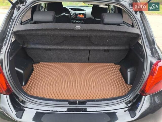 Черный Тойота Ярис, объемом двигателя 1.33 л и пробегом 149 тыс. км за 7600 $, фото 18 на Automoto.ua