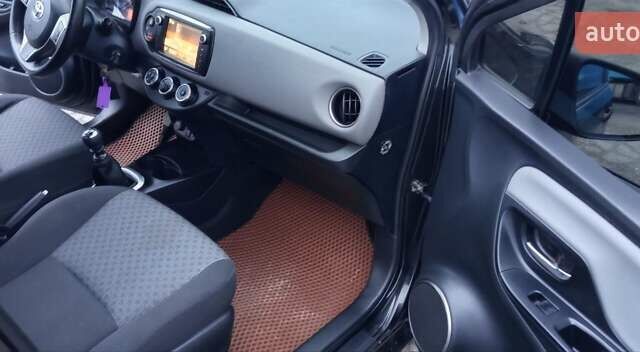 Чорний Тойота Яріс, об'ємом двигуна 1.33 л та пробігом 150 тис. км за 7700 $, фото 15 на Automoto.ua