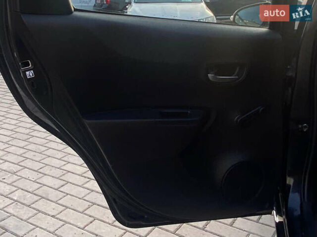 Черный Тойота Ярис, объемом двигателя 1.5 л и пробегом 170 тыс. км за 11500 $, фото 22 на Automoto.ua