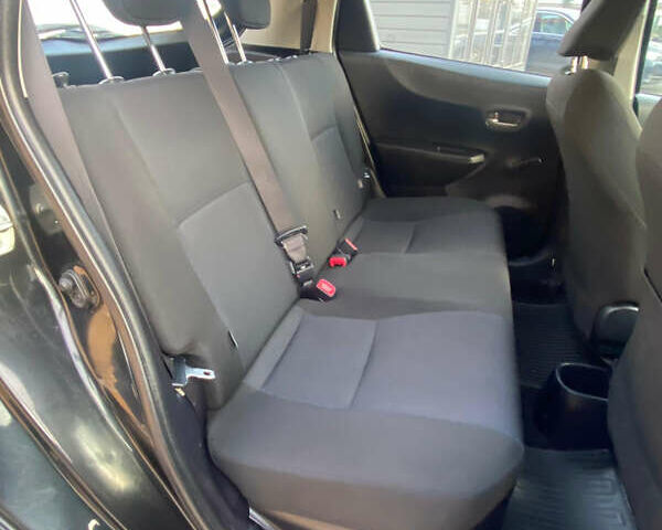 Черный Тойота Ярис, объемом двигателя 1.5 л и пробегом 170 тыс. км за 11500 $, фото 16 на Automoto.ua