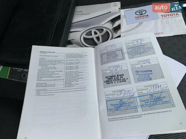 Черный Тойота Ярис, объемом двигателя 1.36 л и пробегом 136 тыс. км за 11112 $, фото 10 на Automoto.ua