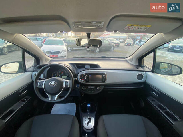 Черный Тойота Ярис, объемом двигателя 1.5 л и пробегом 170 тыс. км за 11500 $, фото 6 на Automoto.ua