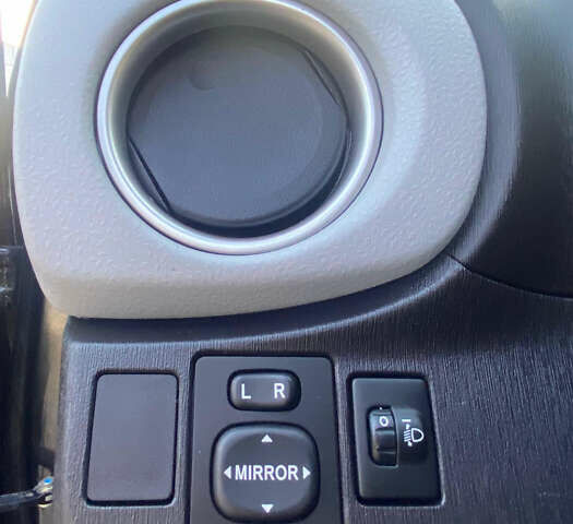 Черный Тойота Ярис, объемом двигателя 1.5 л и пробегом 170 тыс. км за 11500 $, фото 9 на Automoto.ua