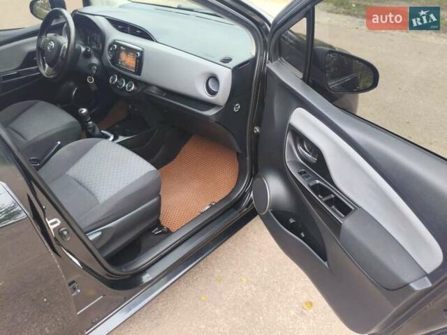 Черный Тойота Ярис, объемом двигателя 1.33 л и пробегом 149 тыс. км за 7600 $, фото 17 на Automoto.ua