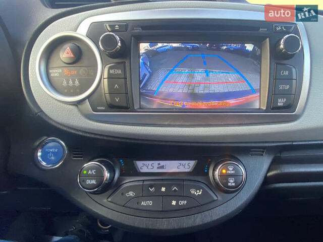 Черный Тойота Ярис, объемом двигателя 1.5 л и пробегом 170 тыс. км за 11500 $, фото 7 на Automoto.ua