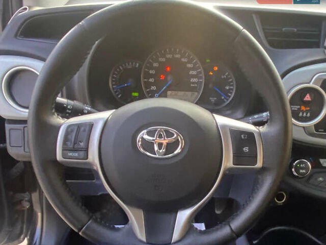 Черный Тойота Ярис, объемом двигателя 1.5 л и пробегом 170 тыс. км за 11500 $, фото 8 на Automoto.ua