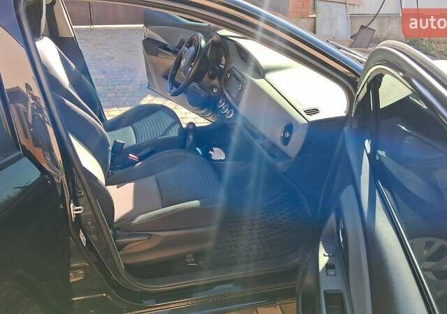 Черный Тойота Ярис, объемом двигателя 1.5 л и пробегом 41 тыс. км за 13500 $, фото 4 на Automoto.ua