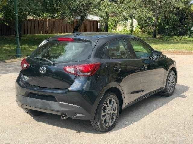 Черный Тойота Ярис, объемом двигателя 1.5 л и пробегом 47 тыс. км за 9000 $, фото 6 на Automoto.ua