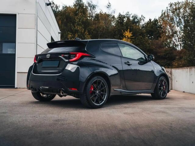 Чорний Тойота Яріс, об'ємом двигуна 1.6 л та пробігом 17 тис. км за 4900 $, фото 5 на Automoto.ua