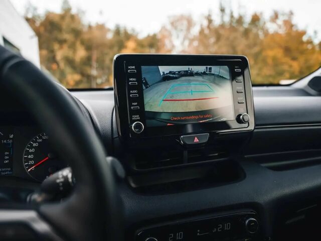 Чорний Тойота Яріс, об'ємом двигуна 1.6 л та пробігом 17 тис. км за 4900 $, фото 10 на Automoto.ua