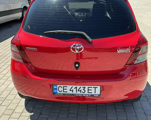 Черный Тойота Ярис, объемом двигателя 1 л и пробегом 160 тыс. км за 5800 $, фото 3 на Automoto.ua