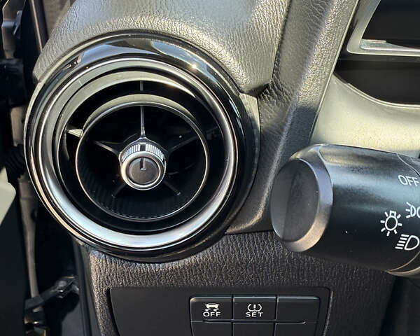 Черный Тойота Ярис, объемом двигателя 1.5 л и пробегом 98 тыс. км за 12500 $, фото 64 на Automoto.ua