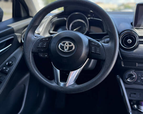 Черный Тойота Ярис, объемом двигателя 1.5 л и пробегом 98 тыс. км за 12500 $, фото 33 на Automoto.ua