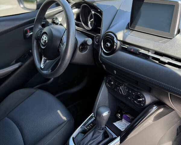 Черный Тойота Ярис, объемом двигателя 1.5 л и пробегом 98 тыс. км за 12500 $, фото 26 на Automoto.ua