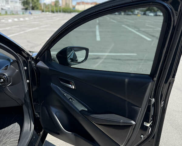 Черный Тойота Ярис, объемом двигателя 1.5 л и пробегом 98 тыс. км за 12500 $, фото 24 на Automoto.ua