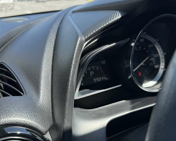 Черный Тойота Ярис, объемом двигателя 1.5 л и пробегом 98 тыс. км за 12500 $, фото 66 на Automoto.ua