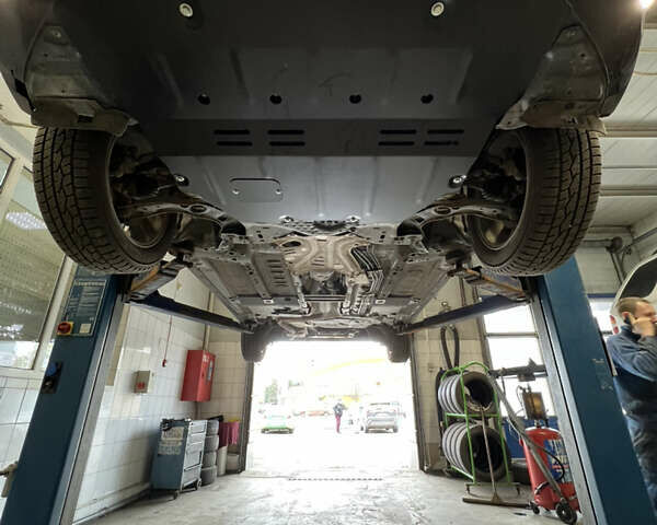 Черный Тойота Ярис, объемом двигателя 1.5 л и пробегом 98 тыс. км за 12500 $, фото 51 на Automoto.ua