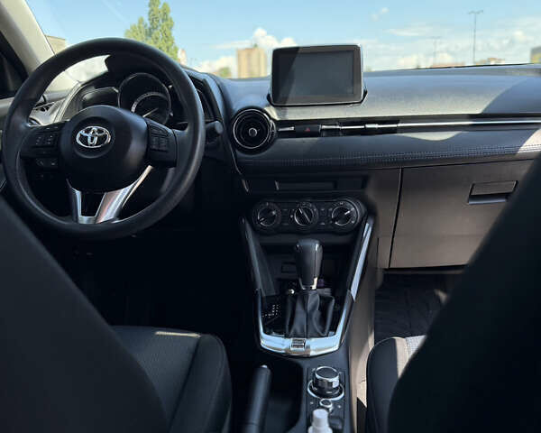 Черный Тойота Ярис, объемом двигателя 1.5 л и пробегом 98 тыс. км за 12500 $, фото 30 на Automoto.ua